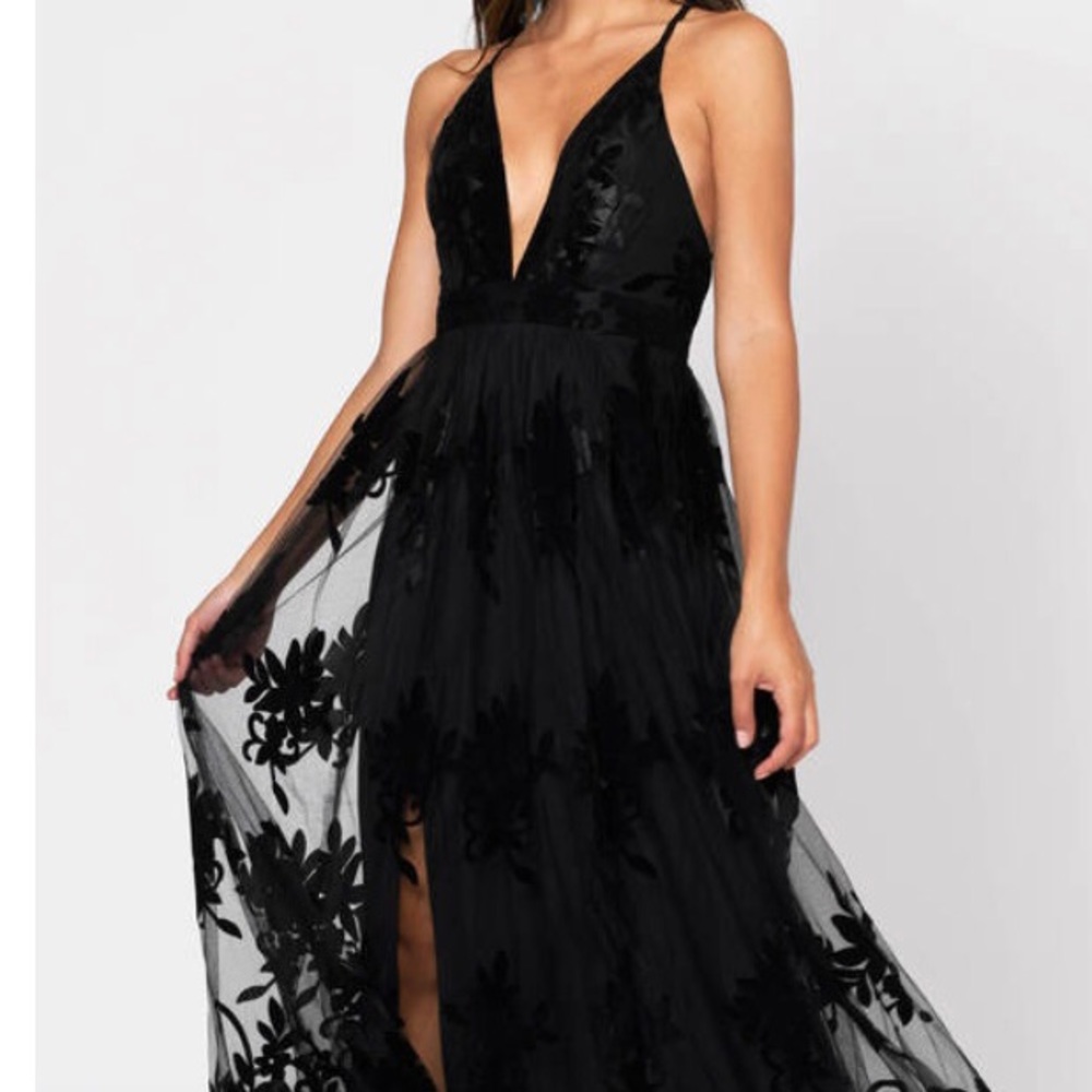 Black Lace Maxi Dress🖤